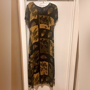 Women’s Liz Claiborne dress.